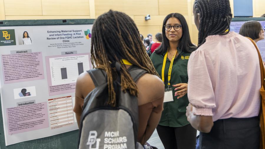 Baylor University student and McNair Scholar presents her research at McNair Research Conference. (Matthew Minard/Baylor University)